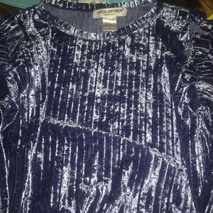 Size M woman’s shirt long sleeve velvet